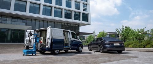 蔚來秦力洪 2025年建成4000座換電站，年底部署500kW超充樁，構(gòu)筑全場景能源服務(wù)矩陣